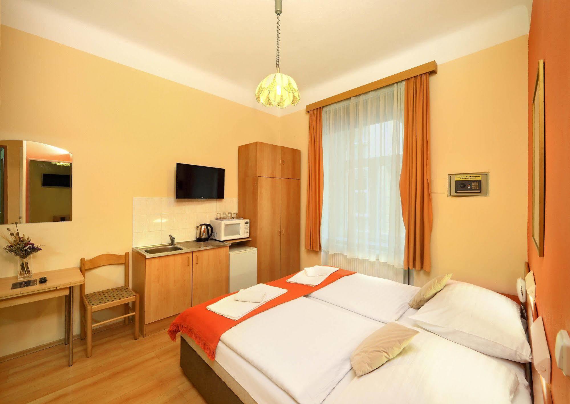 פראג Hotel Golden City Garni מראה חיצוני תמונה